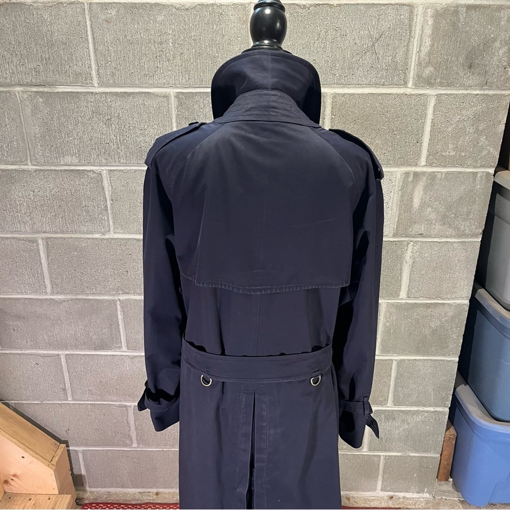 Burberry trench coat. - Picture 7 of 14